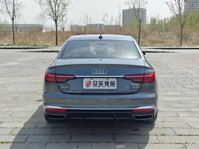 Audi A4L — Фото автомобиля 8