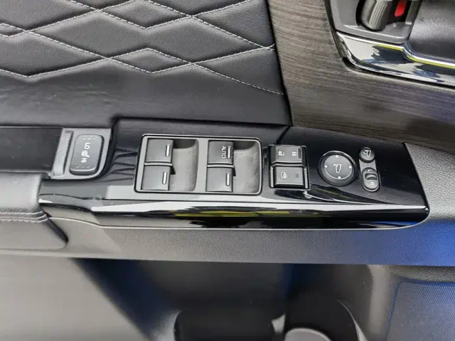 Honda Elysion — Фото автомобиля 9