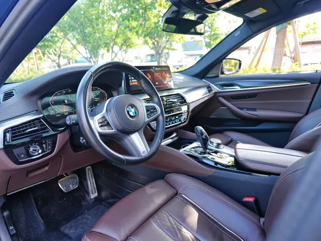 BMW 5 Series — Фото автомобиля 5