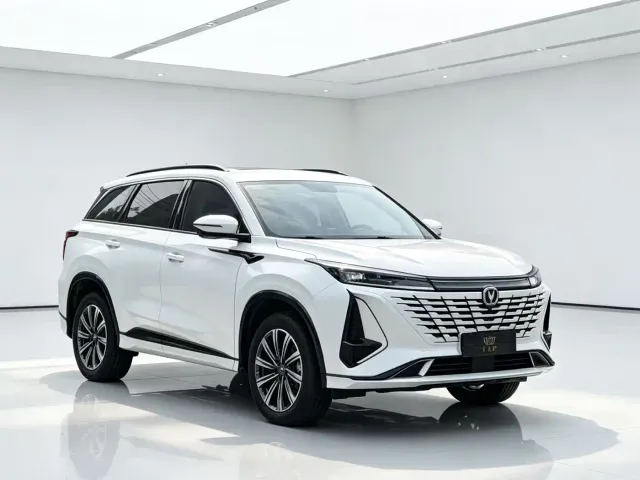 Changan CS75 Plus — Фото автомобиля 2
