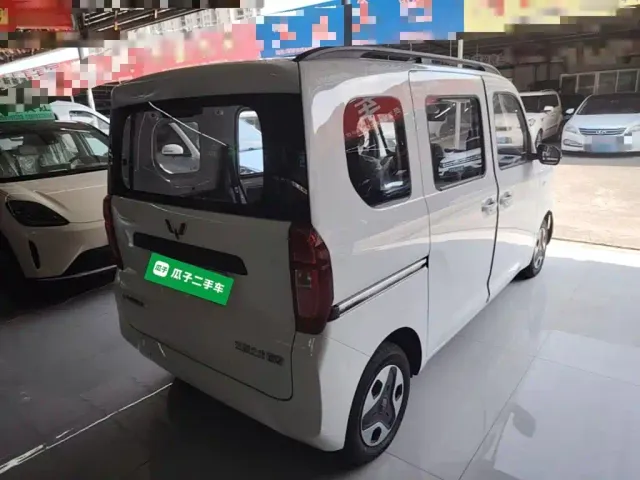Wuling Zhiguang NEV — Фото автомобиля 5