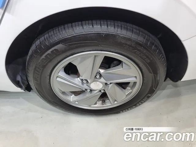 Hyundai Avante — Фото автомобиля 10