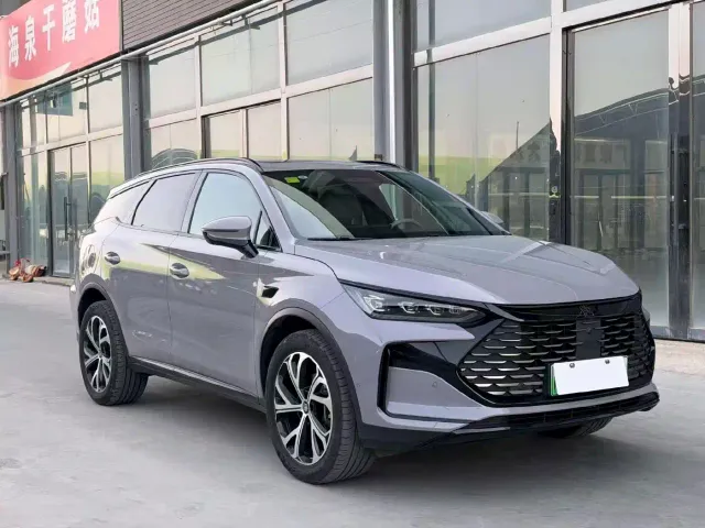 BYD Tang — Фото автомобиля 3