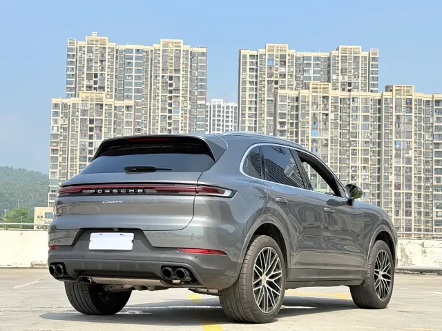 Porsche Cayenne — Фото автомобиля 10