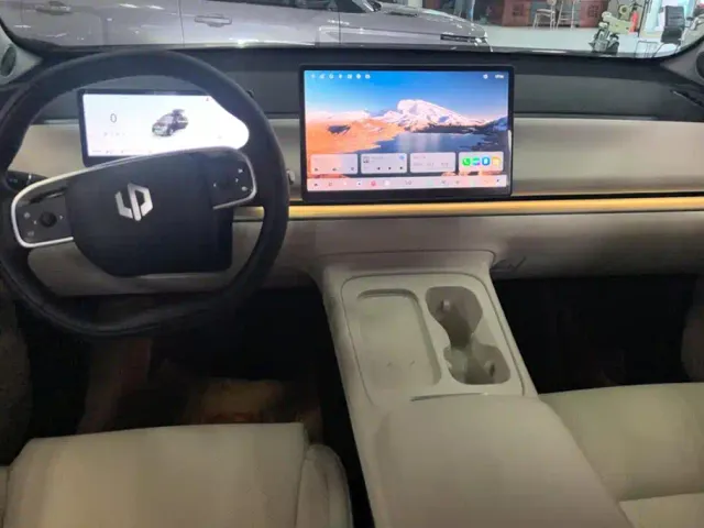 Leapmotor C16 — Фото автомобиля 12