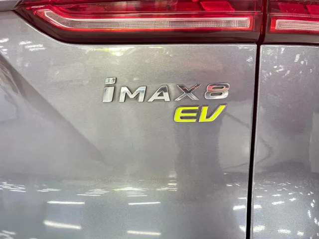 Roewe iMAX8 — Фото автомобиля 17