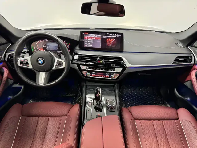BMW 5 Series — Фото автомобиля 9