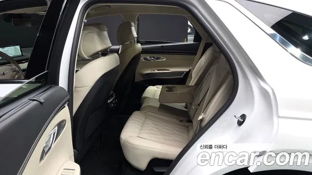 Genesis GV70 2.5T Бензин AWD — Фото автомобиля 3