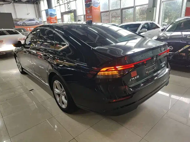 Honda Accord — Фото автомобиля 4