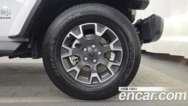 Jeep Wrangler — Фото автомобиля 6
