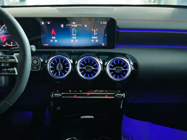 Mercedes-Benz A-Class — Фото автомобиля 11