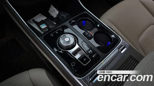 Kia Carnival Generation 4 — Фото автомобиля 12