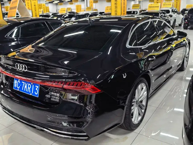 Audi A7L — Фото автомобиля 14
