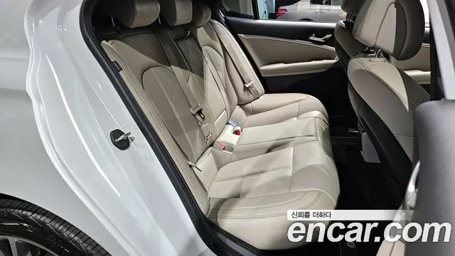 Genesis G70 — Фото автомобиля 12