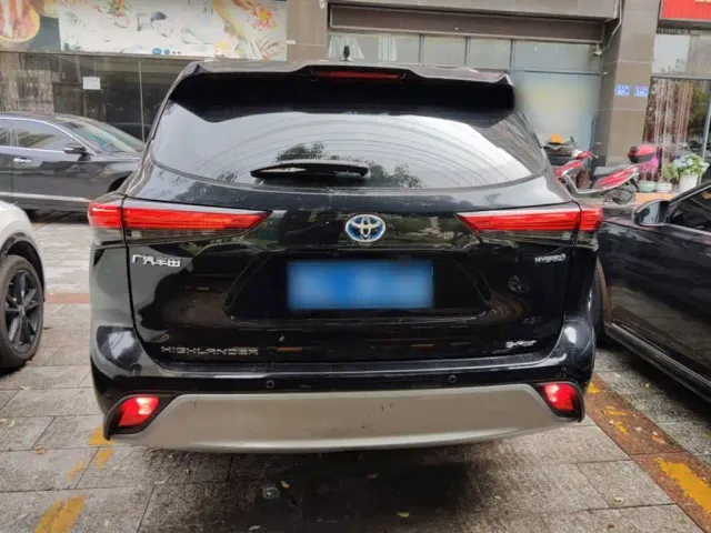 Toyota Highlander — Фото автомобиля 4