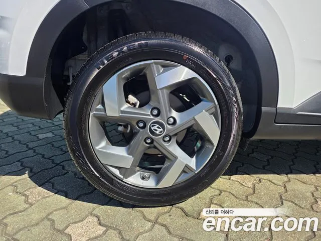Hyundai Venue — Фото автомобиля 5