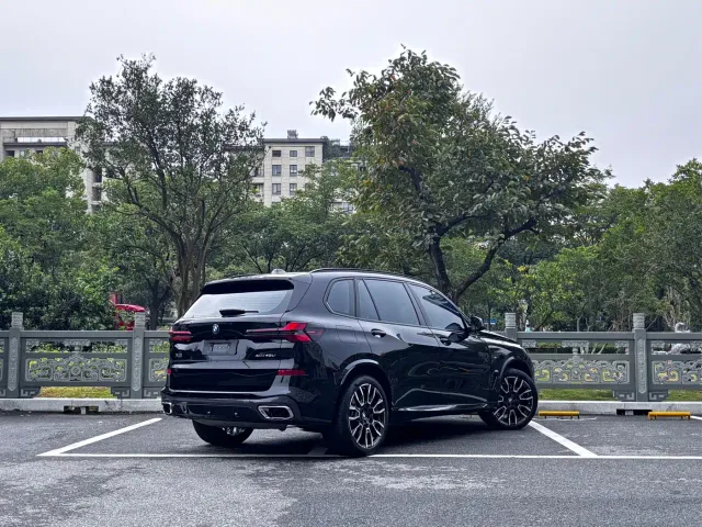 BMW X5 — Фото автомобиля 4