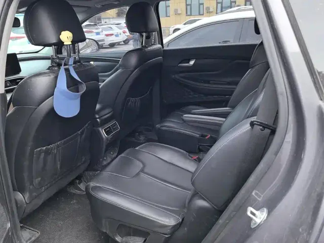 Hyundai Santa Fe — Фото автомобиля 11
