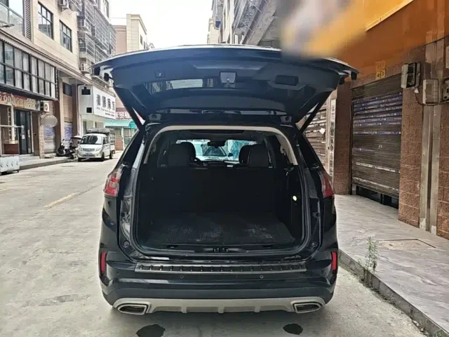 Ford Edge — Фото автомобиля 14