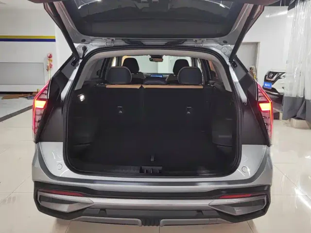 Geely Boyue L — Фото автомобиля 4