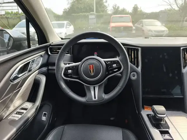Hongqi HS7 PHEV — Фото автомобиля 11