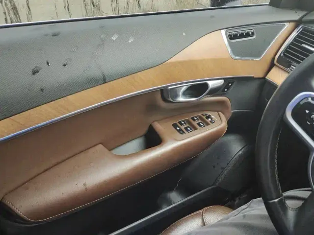 Volvo XC90 — Фото автомобиля 7
