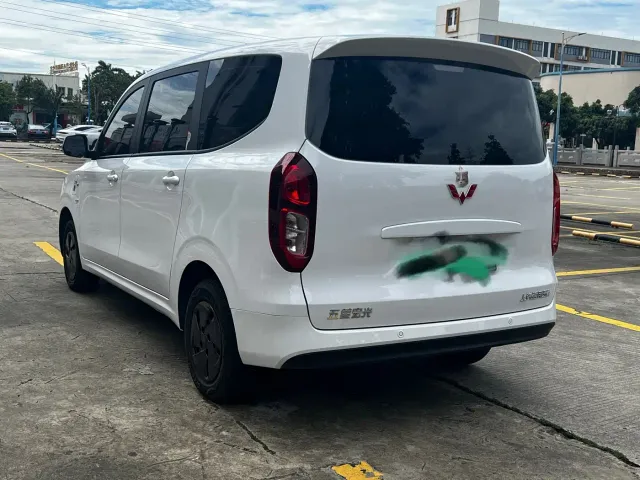 Wuling Hongguang — Фото автомобиля 4