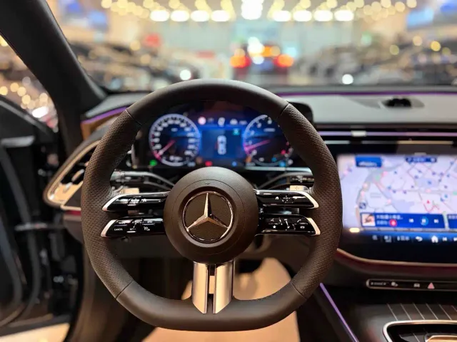 Mercedes-Benz E-Class — Фото автомобиля 11