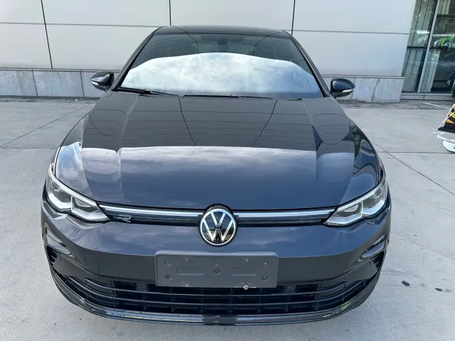 Volkswagen Golf — Фото автомобиля 2
