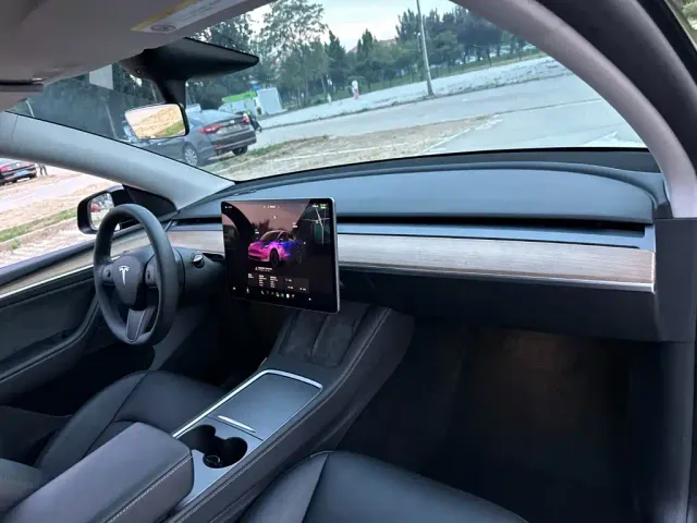 Tesla Model Y 2023 High Performance All-Wheel Drive Edition — Фото автомобиля 15