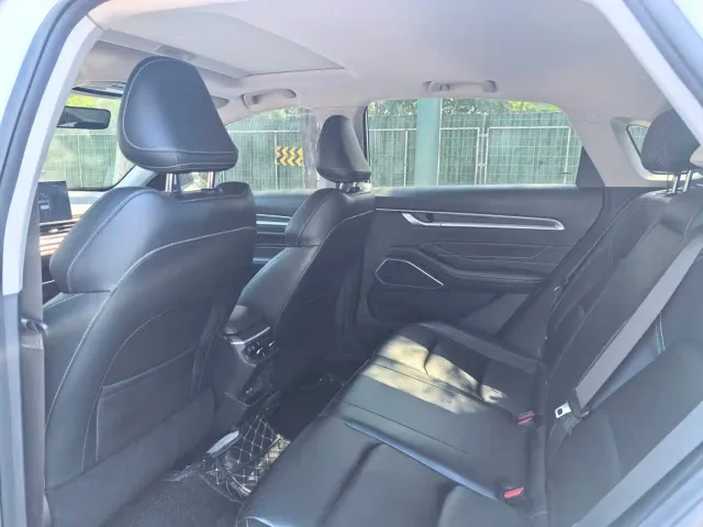 Geely Emgrand — Фото автомобиля 9