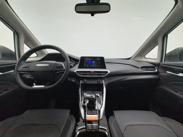 Maxus Dajia 5 — Фото автомобиля 5