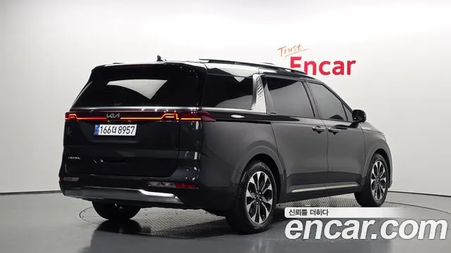 Kia Canival — Фото автомобиля 2