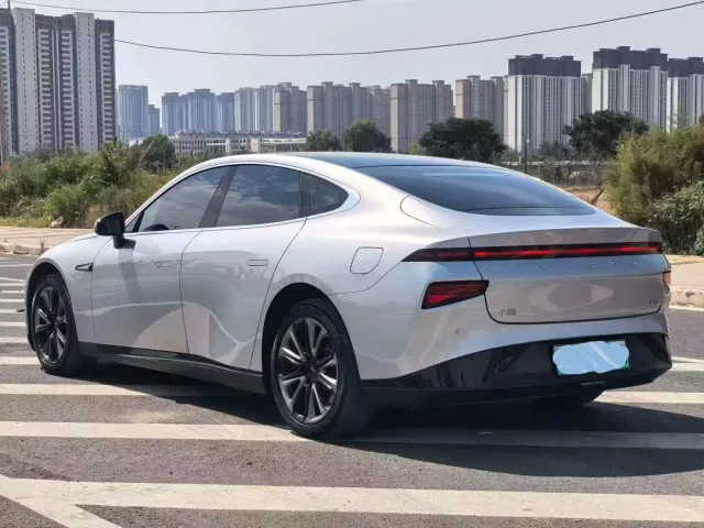 Xpeng P7 — Фото автомобиля 9