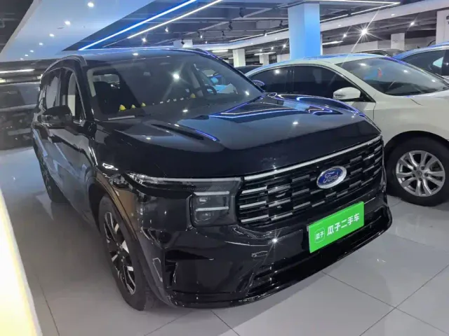 Ford Edge — Фото автомобиля 3