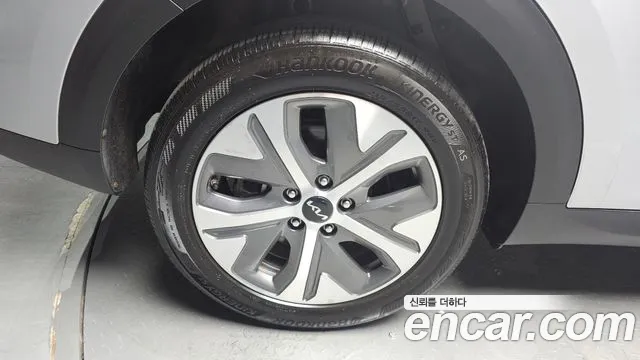 Kia Niro — Фото автомобиля 5