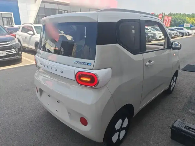 Wuling Hongguang Mini EV — Фото автомобиля 6
