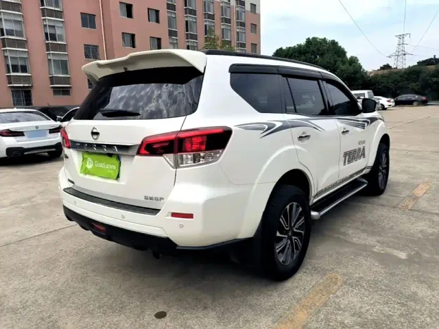 Nissan Terra — Фото автомобиля 6
