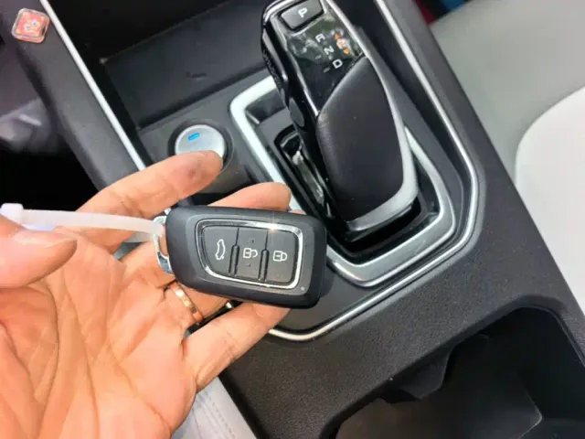 Dongfeng Fengshen E70 — Фото автомобиля 8
