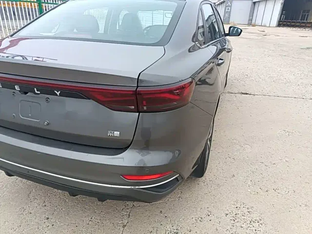 Geely Emgrand — Фото автомобиля 7
