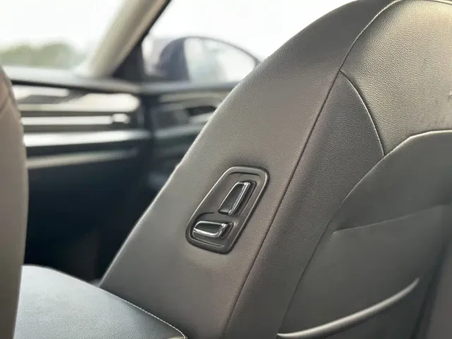 Volkswagen Passat — Фото автомобиля 12