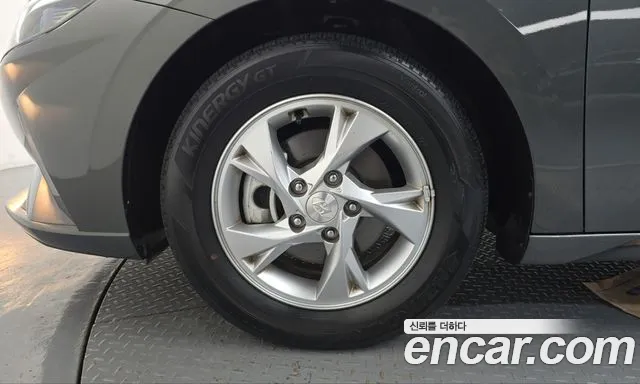 Hyundai Avante — Фото автомобиля 5