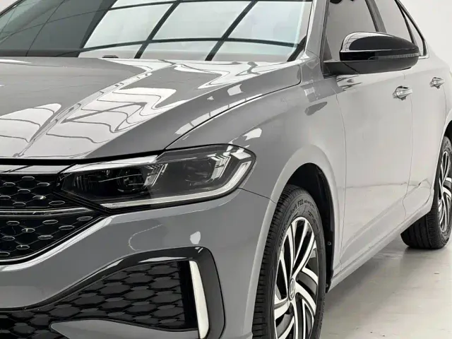 Volkswagen Lavida — Фото автомобиля 4