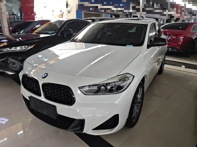 Фотография автомобиля — BMW X2