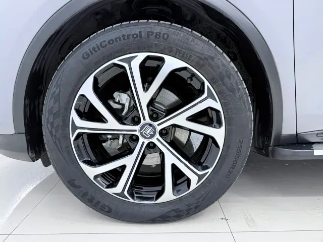 BYD Tang — Фото автомобиля 19