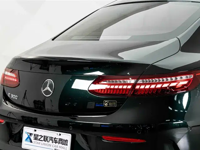 Mercedes-Benz E-Class — Фото автомобиля 9
