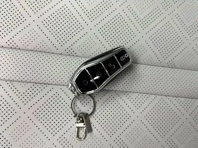 BYD Yuan UP 2025 Smart Drive Edition 401KM Vitality Version — Фото автомобиля 19