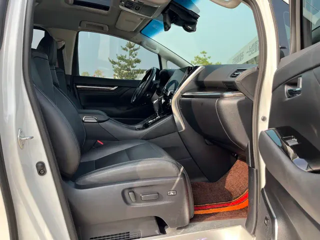 Toyota Vellfire — Фото автомобиля 22