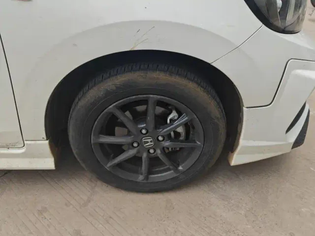 Honda Fit — Фото автомобиля 6