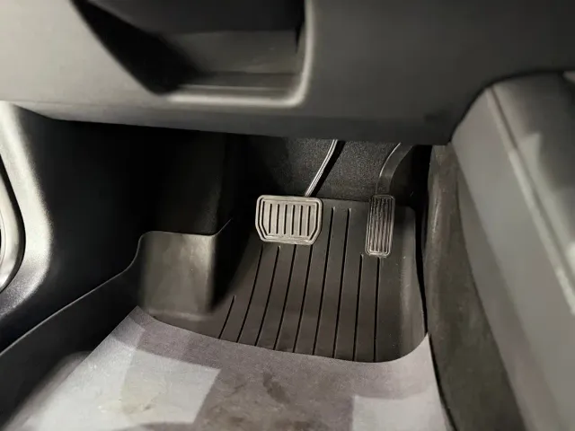 Tesla Model 3 — Фото автомобиля 13